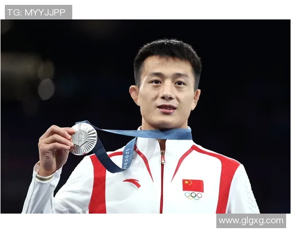 新疆伊力特主帅赞球队团结一心：篮球赛场上的力量之源