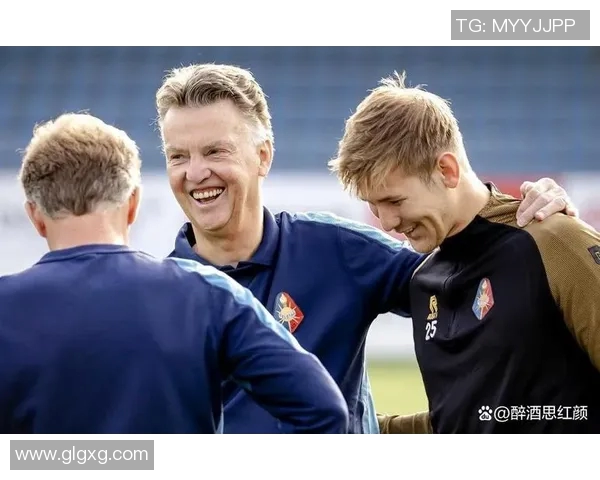 曼联将放弃梅西追求范加尔重返老特拉福德